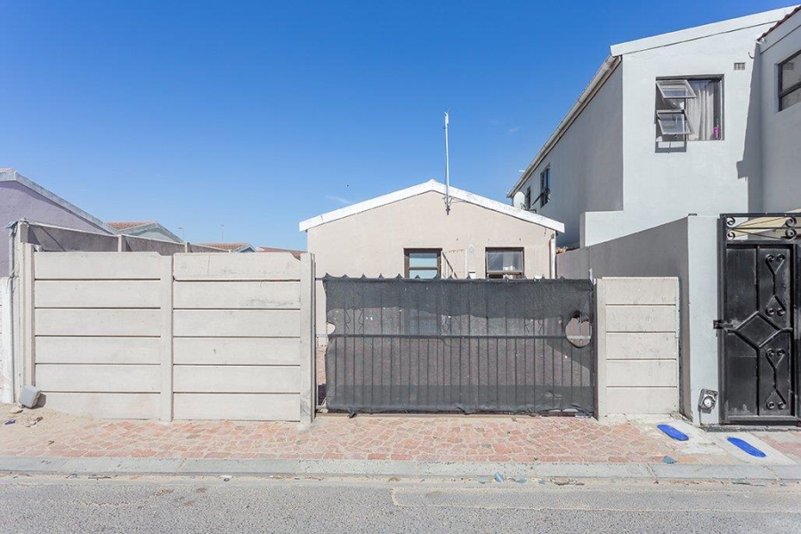 2 Bedroom Property for Sale in Phoenix Western Cape